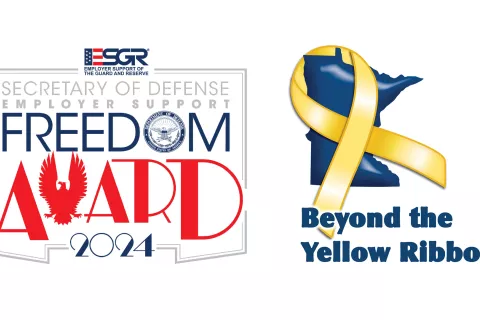 Huy hiệu Giải thưởng Tự do và huy hiệu Giải thưởng Beyond the Yellow Ribbon.